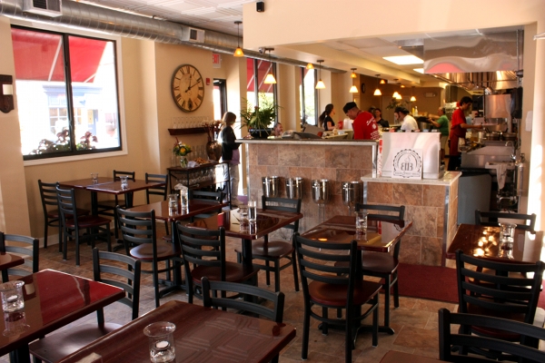 Santucci’s Now Open – 10th & Christian