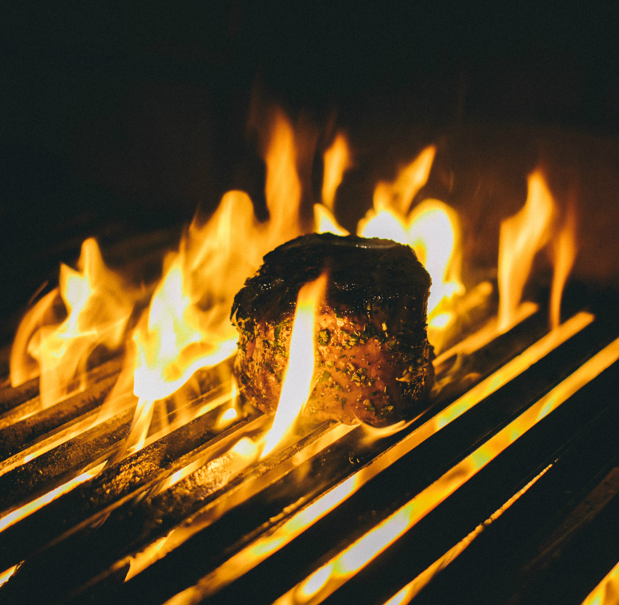 Aqimero Launches Late Summer ‘Grill & Chill’ Deal