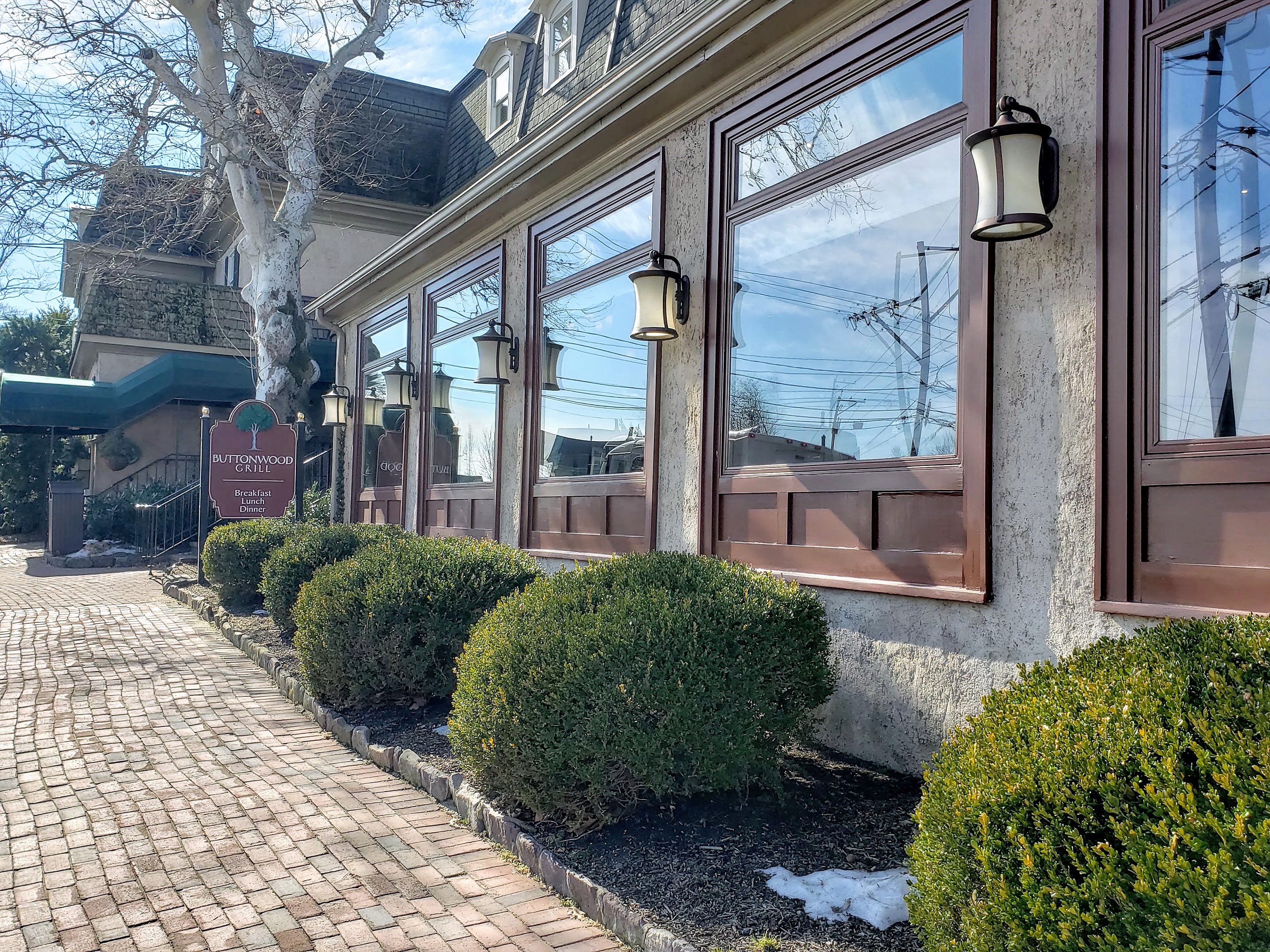 Delicious Day Trip: Golden Plough Inn, Earl’s New American, Buttonwood Grill in Bucks County