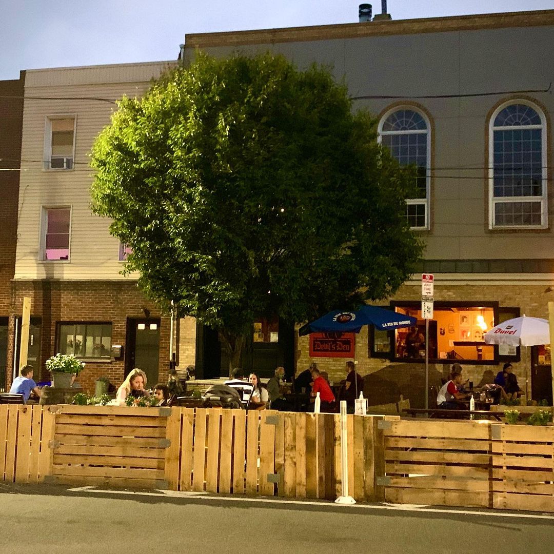 Outdoor Spaces: Devil’s Den Streetery